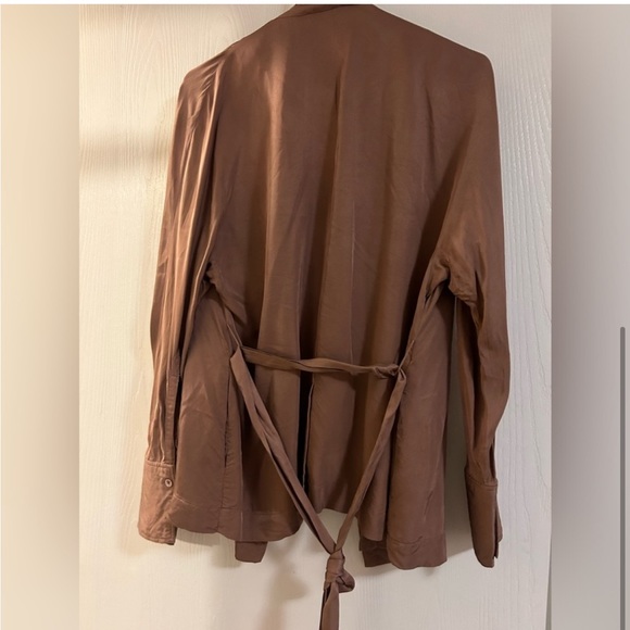 Aritzia -Wilfred- -Oriane Blazer w/tie -Nutmeg -NWT-
Sz S-Pockets-Stunning ! 😍 - Picture 9 of 10